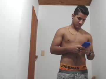 vídeo disponível nos sites GUTOEGUSTAVO.COM, ONLYFANS.COM/GUTOABRAVANEL , e no XVIDEOSRED <span class="duration">3 min</span>